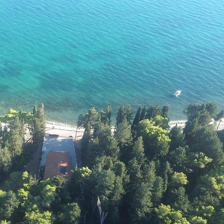Villa Beachfront Sea Palace Каштела Екстер'єр фото