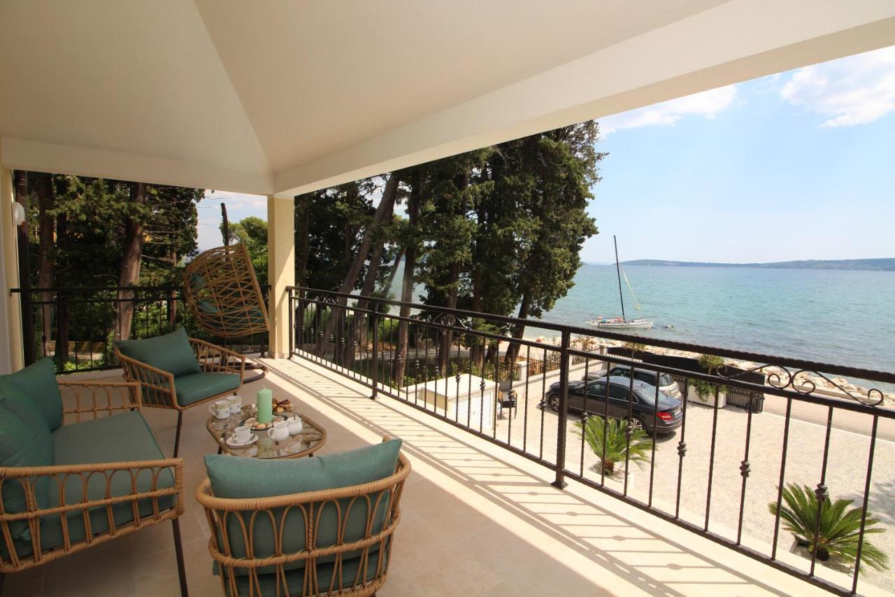 Villa Beachfront Sea Palace Каштела Екстер'єр фото